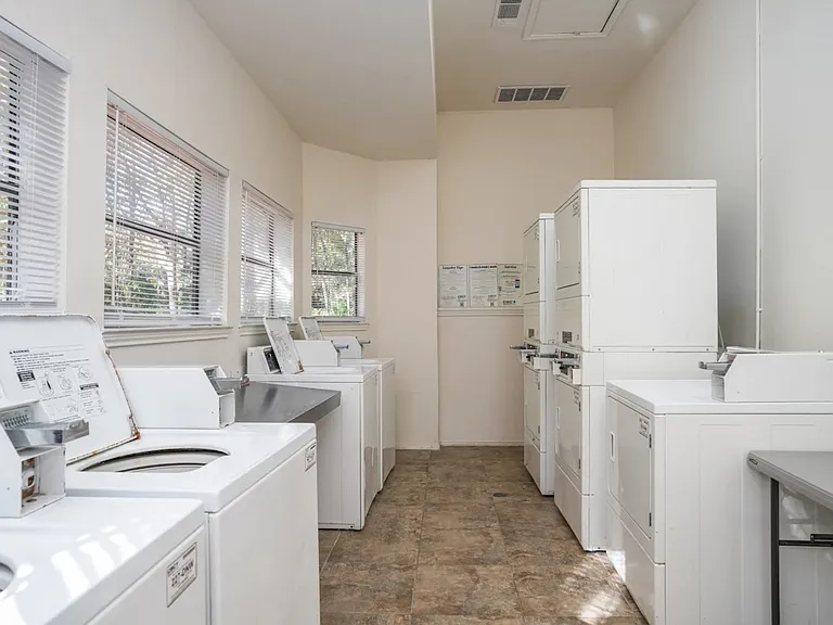 Trace Apts. — Photo 11