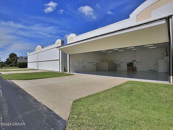 2nd image of 1813 Eagle Crest Dr