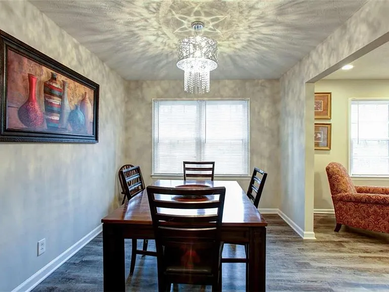 Shannon Ln — Photo 6