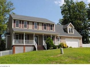 11715 Walnut Wood Dr, Midlothian, VA 23112