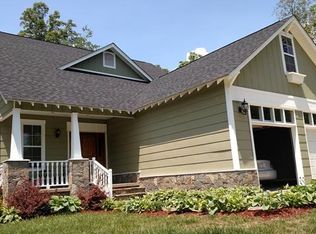 16 Horton Dr, Candler, NC 28715
