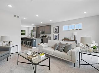 3163 Clover Ridge Dr, Chaska, MN 55318