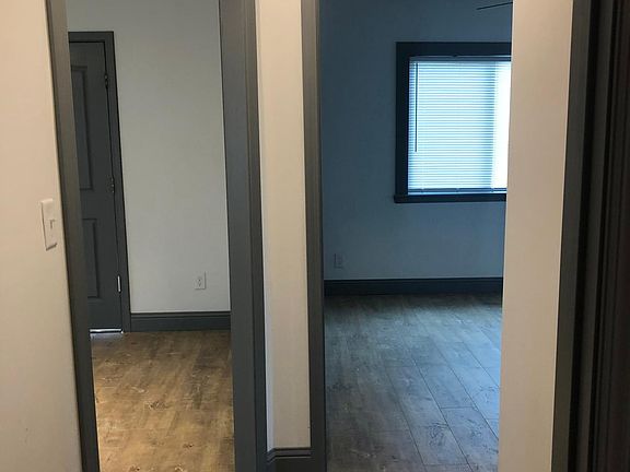 5th image of 223 Olive Ct