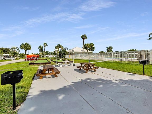 5th image of 2910 E Golf Boulevard