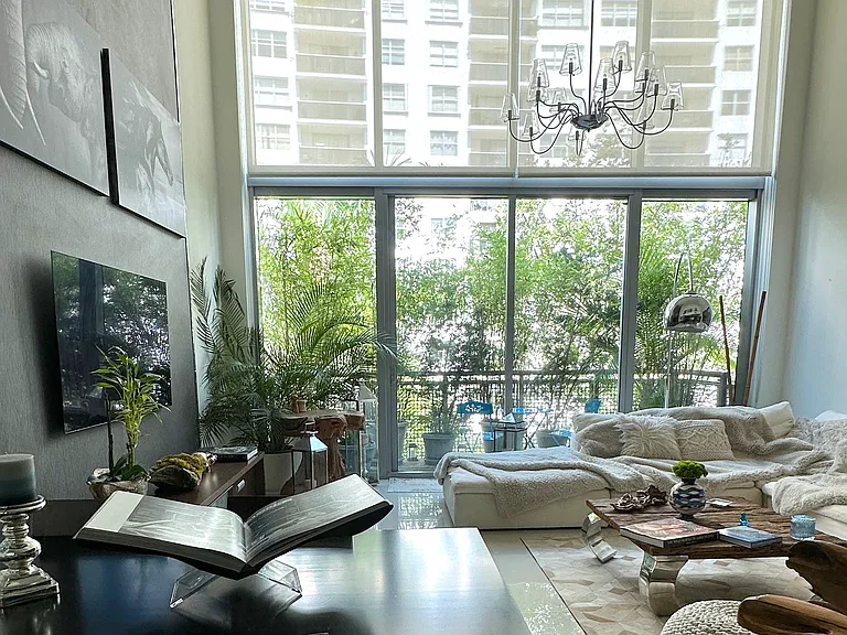 6000 Collins Ave #509 — Photo 5