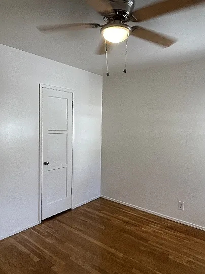 Silverlake Garden Apartments — Photo 12