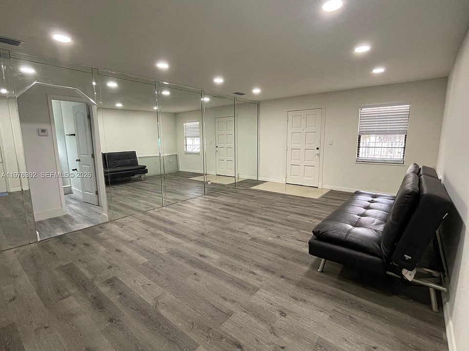 1st image of 10415 NW 35th Ave