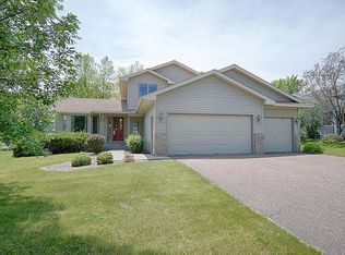 8719 Osprey Ln, Chanhassen, MN 55317