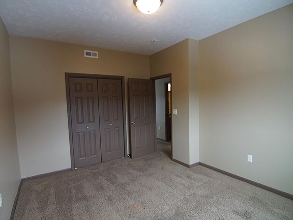 4th image of 4407 S 27th St #18