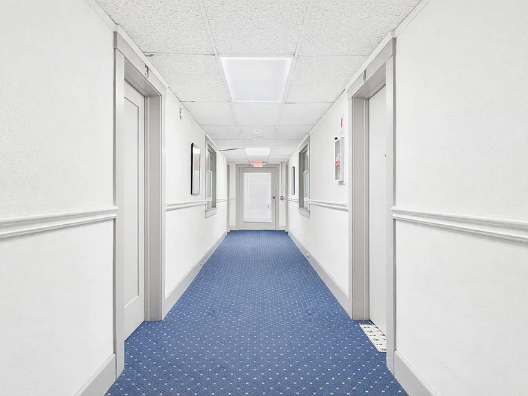 Grandview Apartments — Photo 23