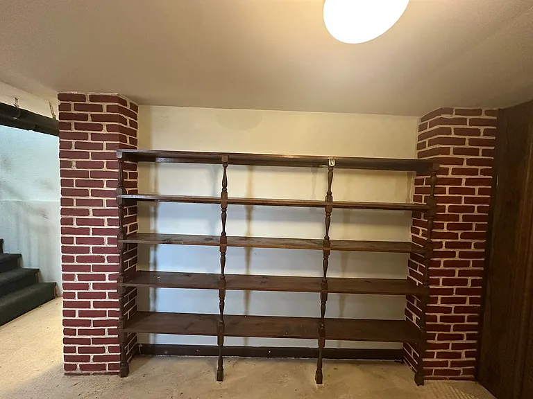 1321 Peaks St — Photo 34