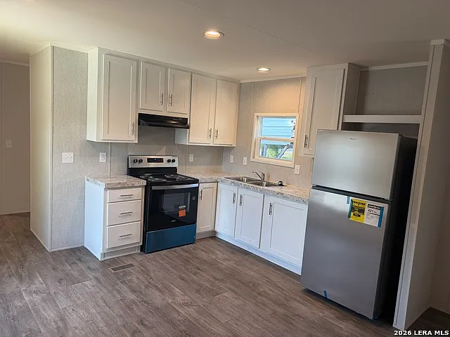 2 bed, 2.0 bath, 820 sqft, $1,300 — Photo 3