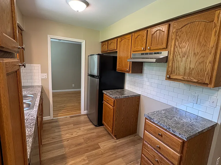 410 E Lincoln St — Photo 8