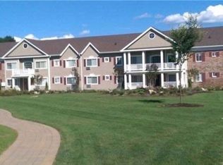 47 Mayfair Gdns APT 1C, Commack, NY 11725