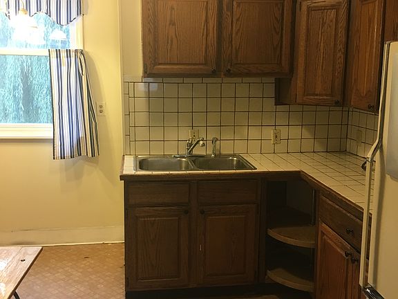 4th image of 420 Spencer St NE