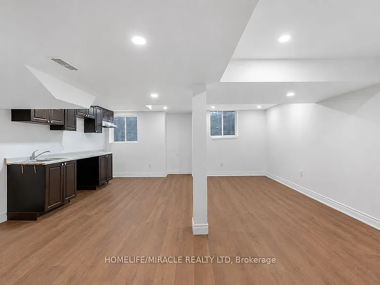 1583 Frolis St — Photo 14