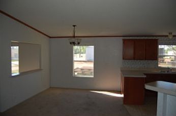 5th image of 206 Crawford St