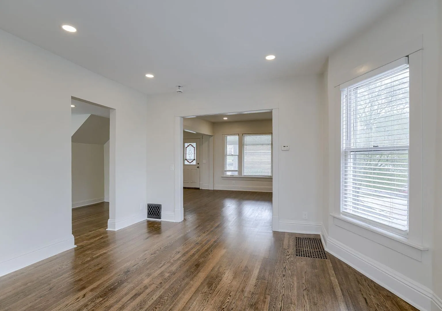 3509 Howard St — Photo 2