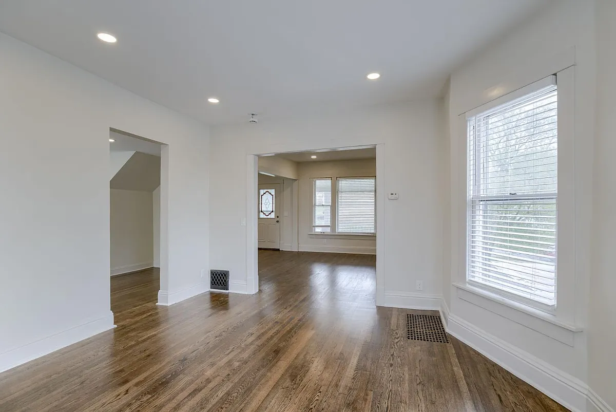Unit Photo - 3509 Howard St