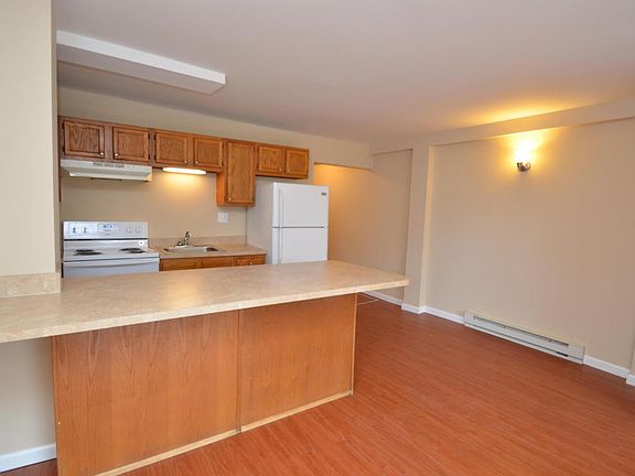 5th image of 182 N Courtland St