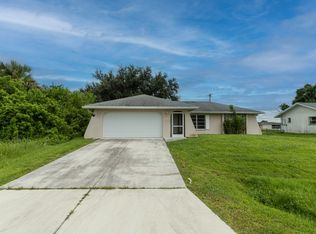 365 Skylark Ln, Port Charlotte, FL 33952