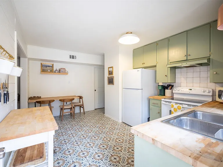 4811 Shoalwood Ave #A — Photo 4