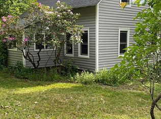861 Snydertown Rd, Craryville, NY 12521