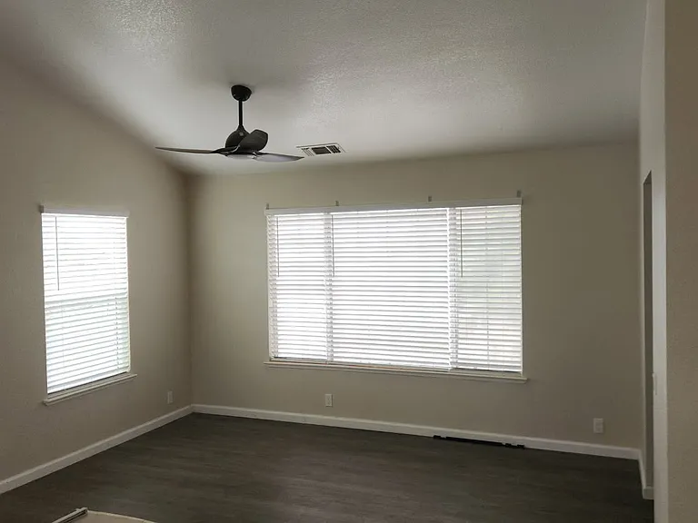 1421 Hood Rd #D — Photo 3