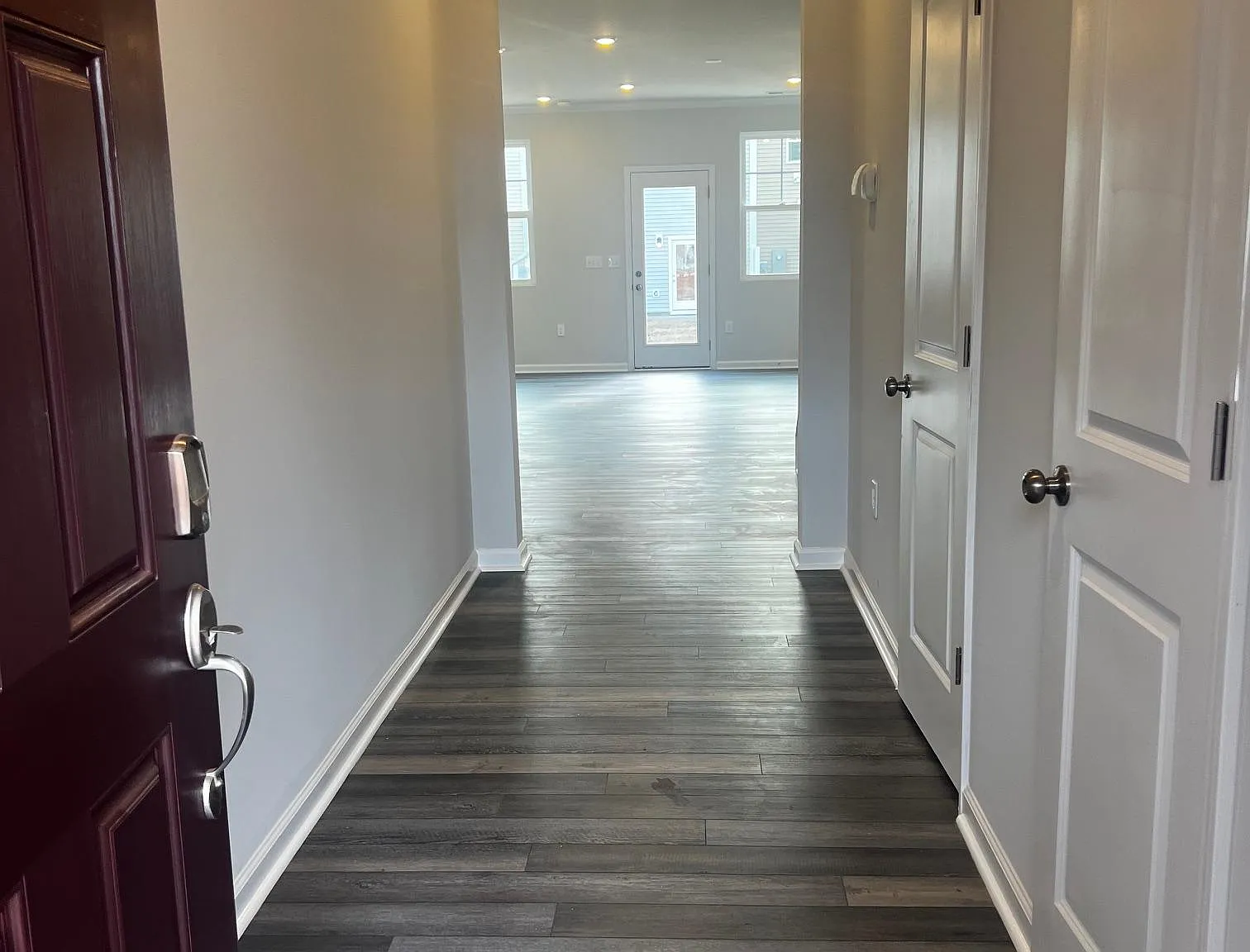 3 bed, 2.5 bath, 1792 sqft, $1,924 — Photo 3