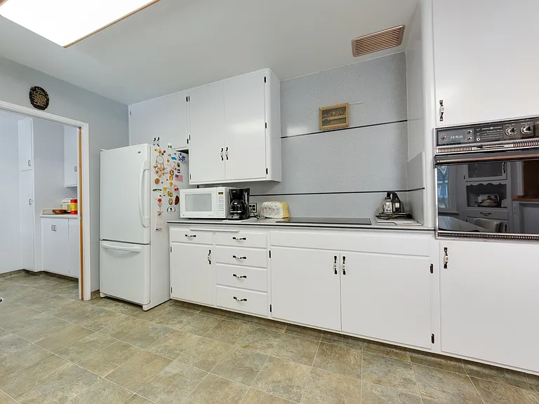 3105 Barnett St — Photo 7