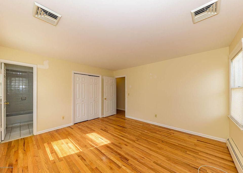2nd image of 35 Spruce St