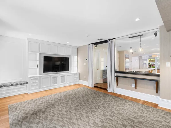 630 Hudson Street image 44 of 50