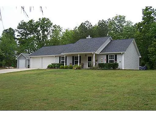 864 Lake Circle Rd photo 1