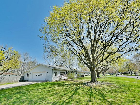 4th image of 1865 Arcadia Dr