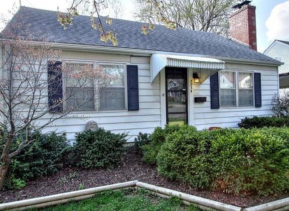 2nd image of 8834 Rainbow Ln