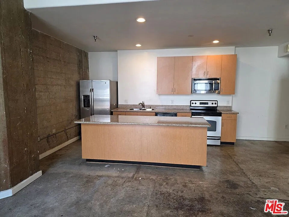 1 bed, 1.5 bath, 1060 sqft, $2,850 — Photo 4