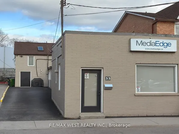 33 S Station St, Toronto, ON M9N 2B2