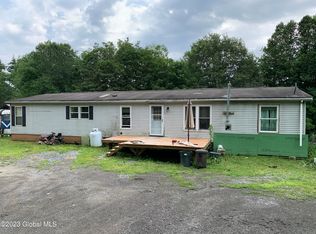 310 New Boston Rd, Hampton, NY 12837