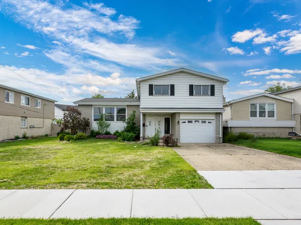 9804 N Lauren Ln, Niles, IL 60714