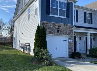 1041 Enclave Ave, Pleasant View, TN 37146