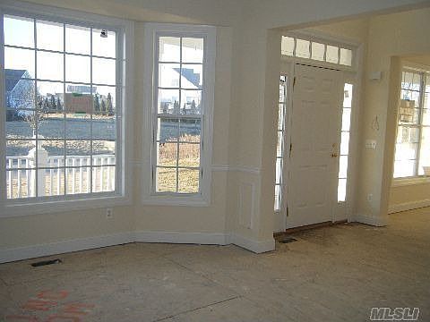 5th image of 94 Maidstone Ln