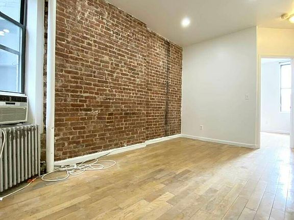 2nd image of 225 E 28th St #4B