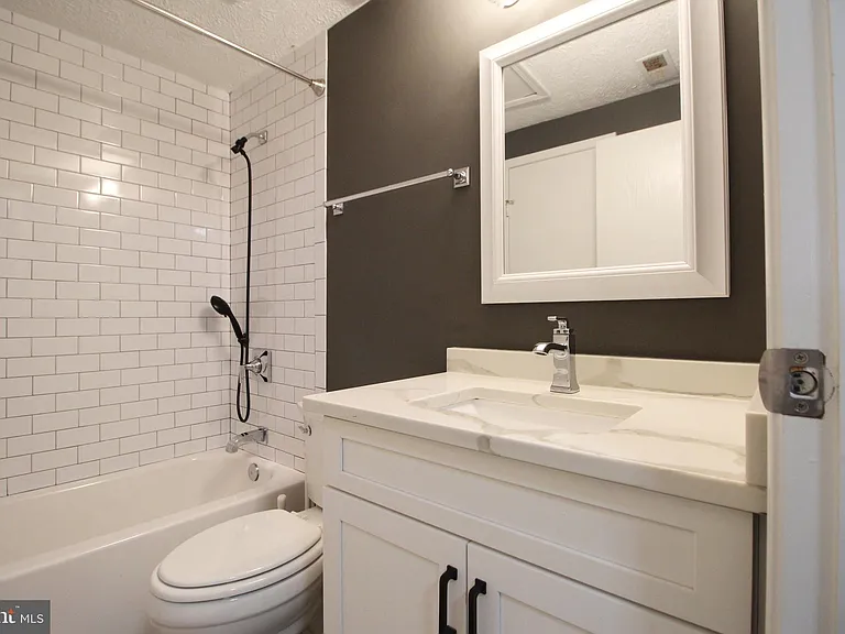 11916 Fieldthorn Ct — Photo 17