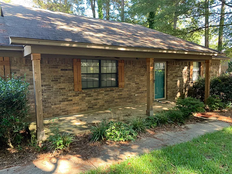 2912 Denise Dr — Photo 2