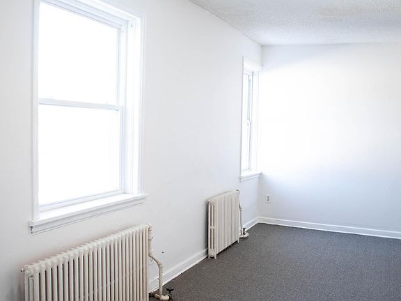2nd image of 879 Smith Ave S #3