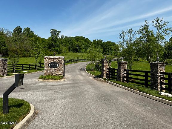3rd image of Dogwood Cove Dr