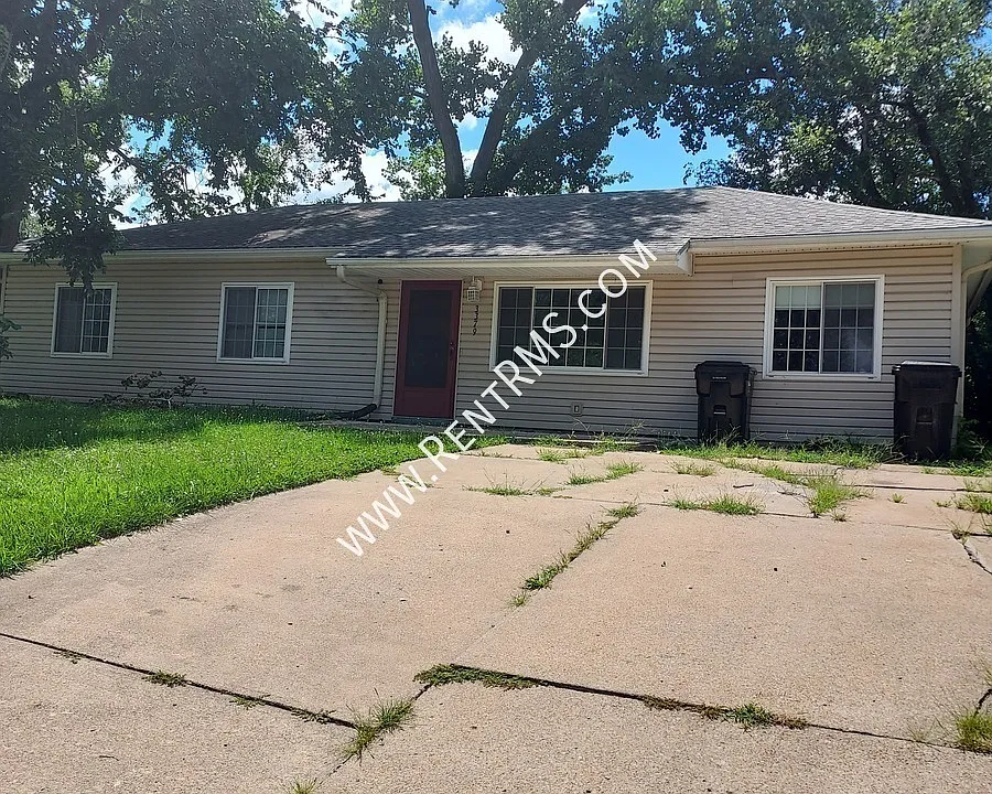 3379 SW Kirklawn Ave