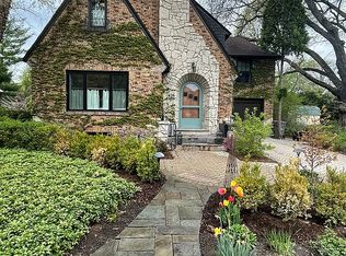 426 N Worth Ave, Elgin, IL 60123