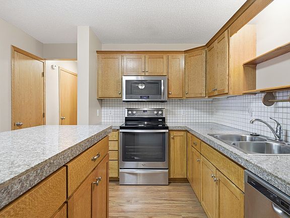 5th image of 11446 Town Center Dr NE