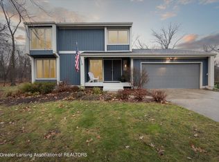 1172 Buckingham Rd, Haslett, MI 48840